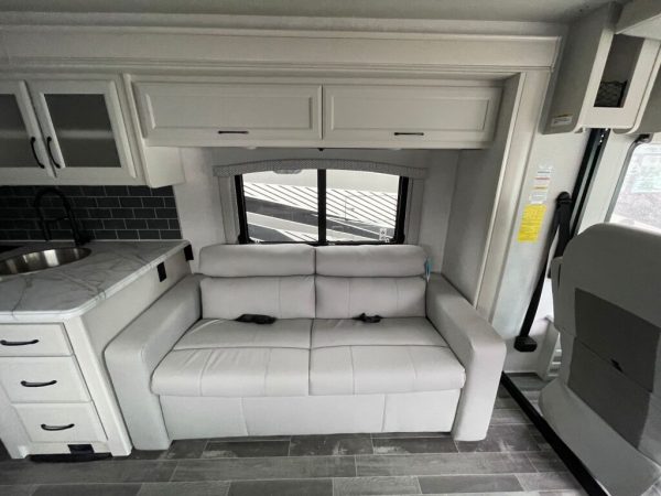 2024 Fleetwood Flair 29M - Image 6
