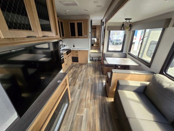 2024 Forest River Sabre 26BBR - Image 11