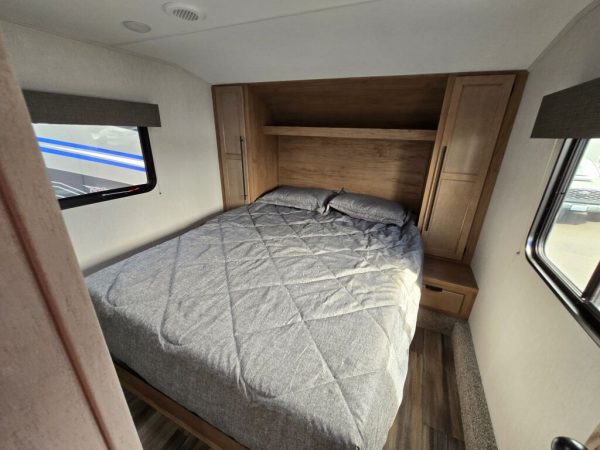 2024 Forest River Sabre 26BBR - Image 15