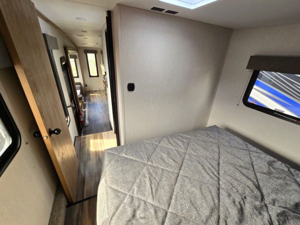 2024 Forest River Sabre 26BBR - Image 16