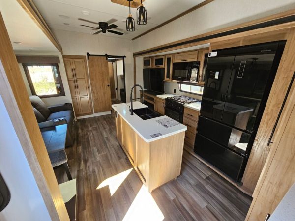 2024 Forest River Sabre 38DBL - Image 6