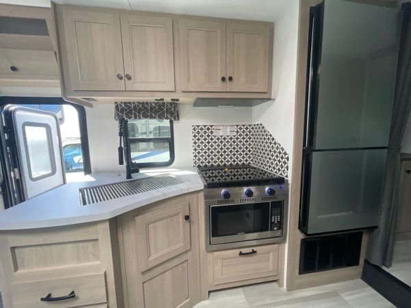 2025 Forest River Sunseeker 2500TS - Image 10