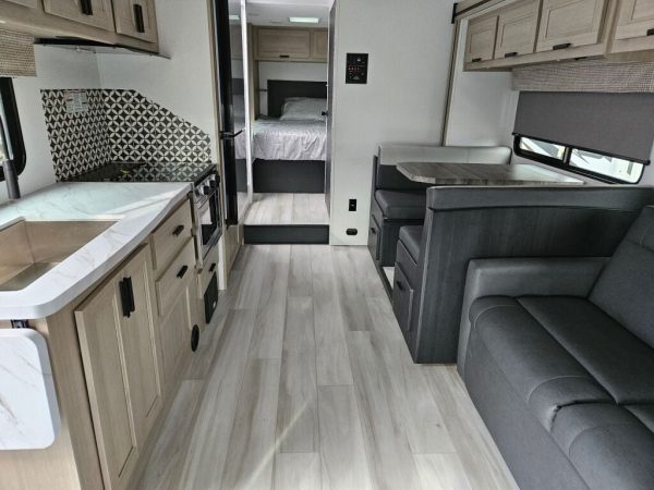 2024 Forest River Sunseeker 2850SLE - Image 6
