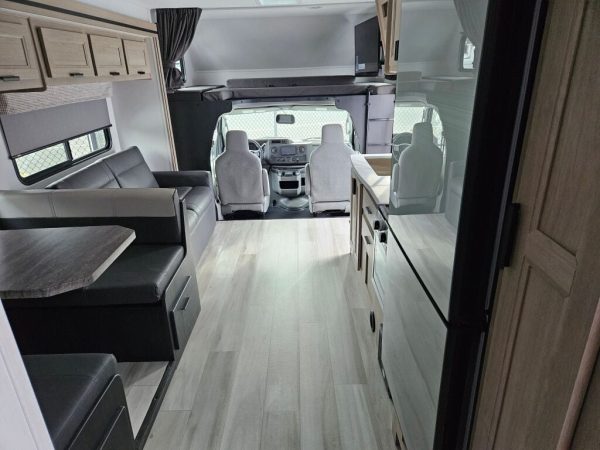 2024 Forest River Sunseeker 2850SLE - Image 10