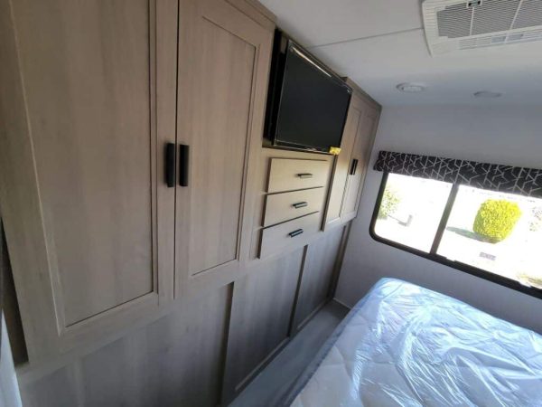 2024 Forest River Sunseeker 2860DS - Image 12