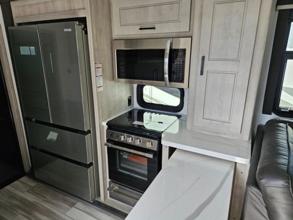 2024 Keystone Fuzion 429 - Image 13