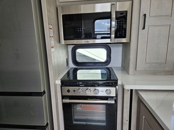 2024 Keystone Fuzion 429 - Image 14