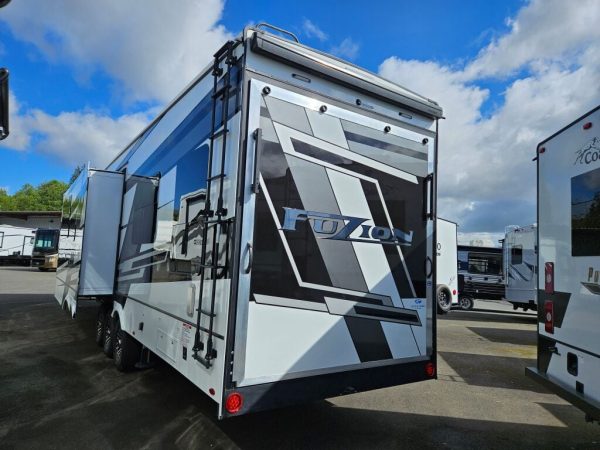2024 Keystone Fuzion 429 - Image 3