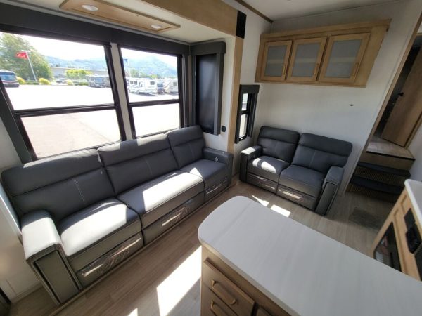 2024 Keystone Raptor 424 - Image 8