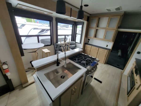 2024 Keystone Raptor 428 - Image 6