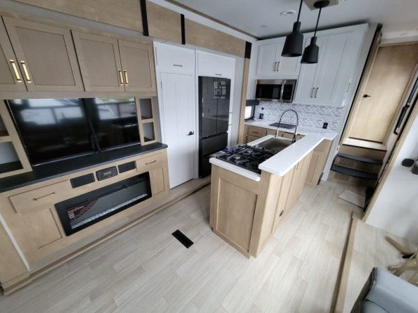 2024 Keystone Raptor 428 - Image 9