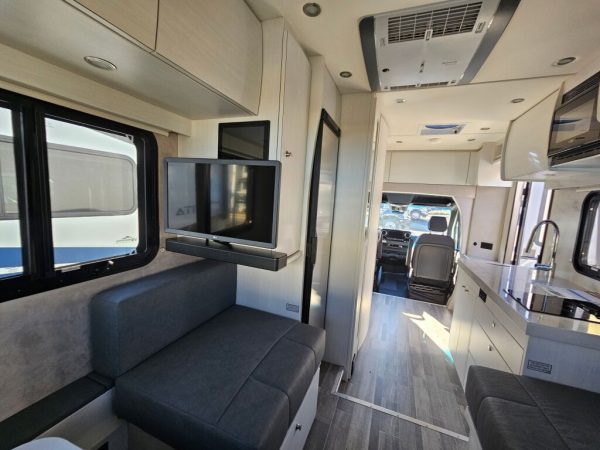 2024 Pleasure-Way PW Plateau PLATEAU XLTS - Image 12