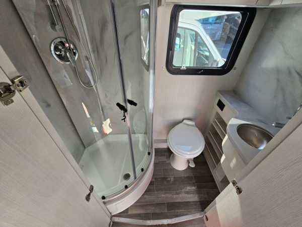 2024 Pleasure-Way PW Plateau PLATEAU XLTS - Image 8