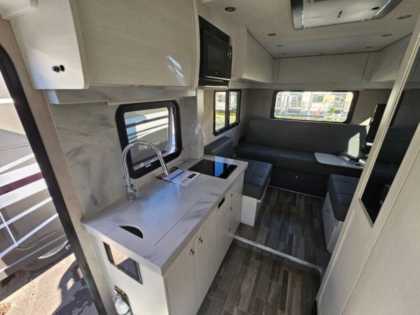 2024 Pleasure-Way PW Plateau PLATEAU XLTS - Image 10