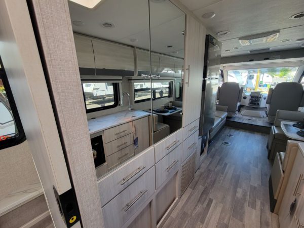 2024 Thor Motor Coach Vegas 24.3 - Image 12