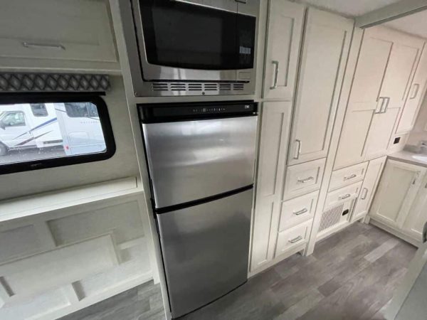 2024 Tiffin Motorhomes Midas 24MT - Image 12