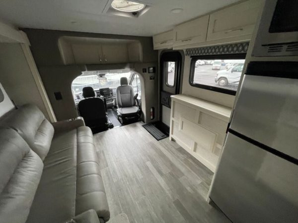 2024 Tiffin Motorhomes Midas 24MT - Image 17
