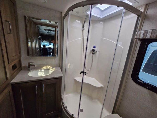 2024 Tiffin Motorhomes Mida 24MT - Image 13