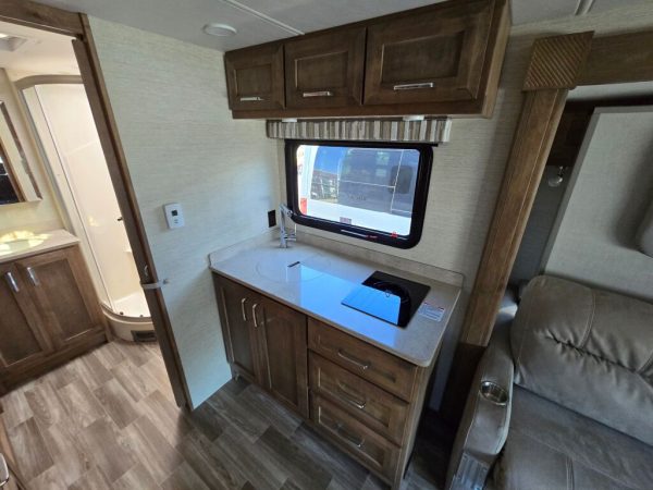 2024 Tiffin Motorhomes Mida 24MT - Image 10