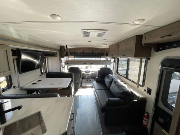 2024 Winnebago Vista 31B - Image 11
