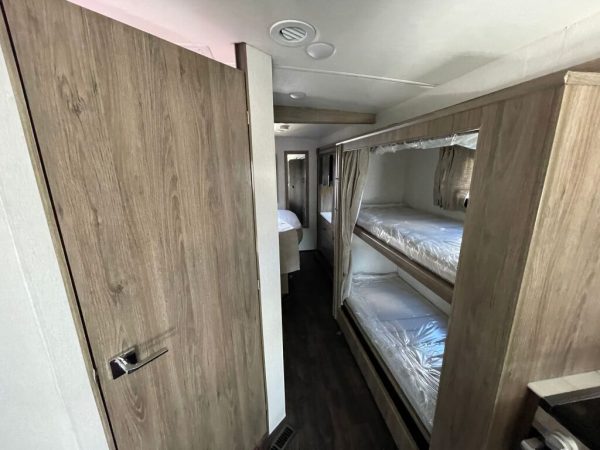 2024 Winnebago Vista 31B - Image 13