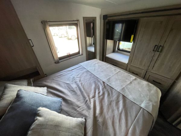 2024 Winnebago Vista 31B - Image 18