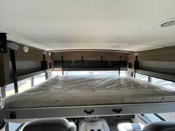 2024 Winnebago Vista 31B - Image 20