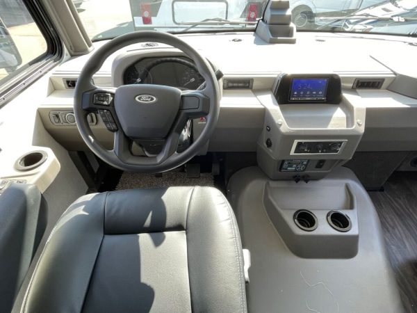 2024 Winnebago Vista 31B - Image 21