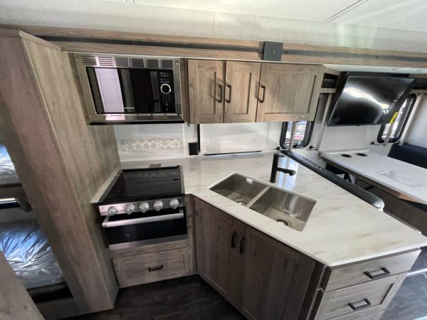 2024 Winnebago Vista 31B - Image 10