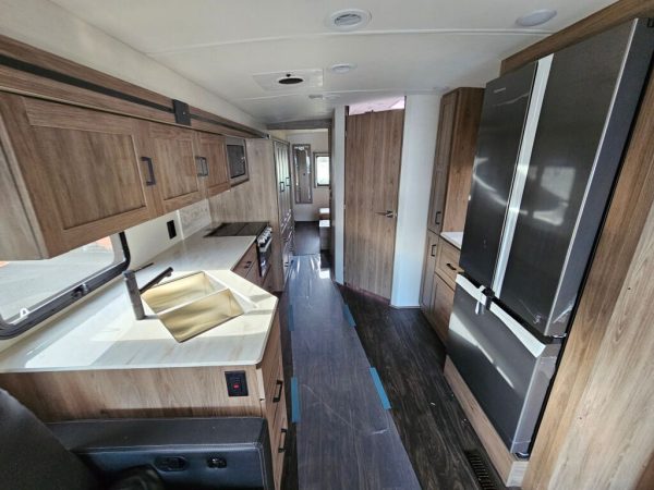 2024 Winnebago Vista 34R - Image 12