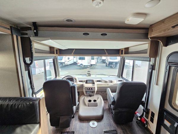 2024 Winnebago Vista 34R - Image 6