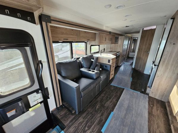 2024 Winnebago Vista 34R - Image 9