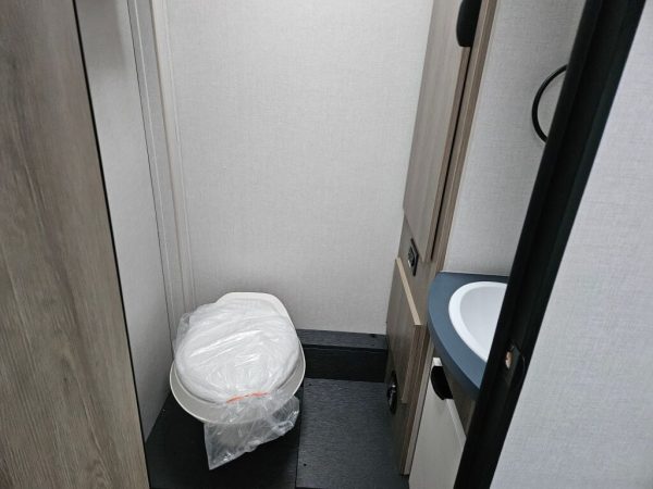 2025 Coachmen Cross Trail EV 20XG - Image 19
