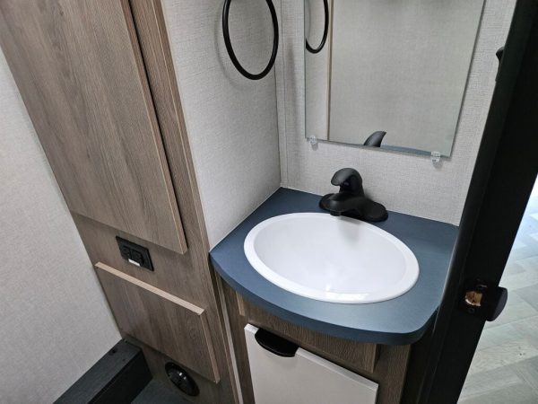 2025 Coachmen Cross Trail EV 20XG - Image 20