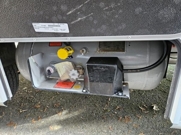2025 Coachmen Cross Trail EV 20XG - Image 8