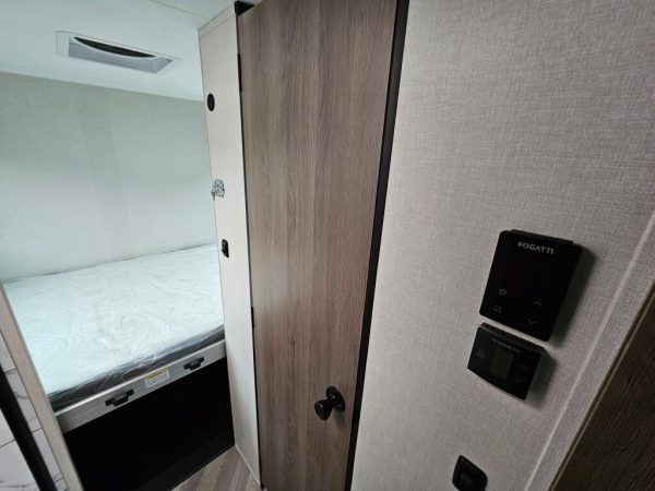 2025 Coachmen Cross Trail EV 20XG - Image 27
