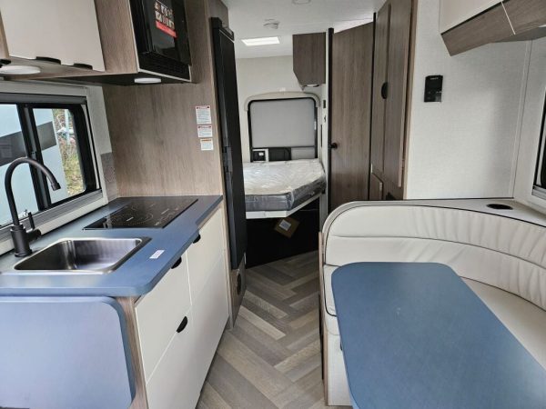 2025 Coachmen Cross Trail EV 21XG - Image 16