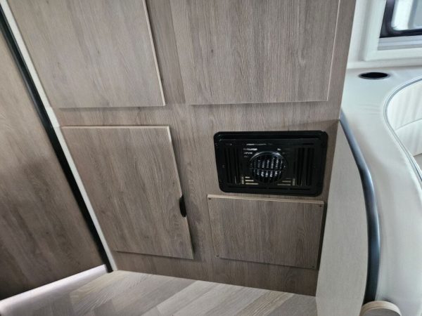 2025 Coachmen Cross Trail EV 21XG - Image 25