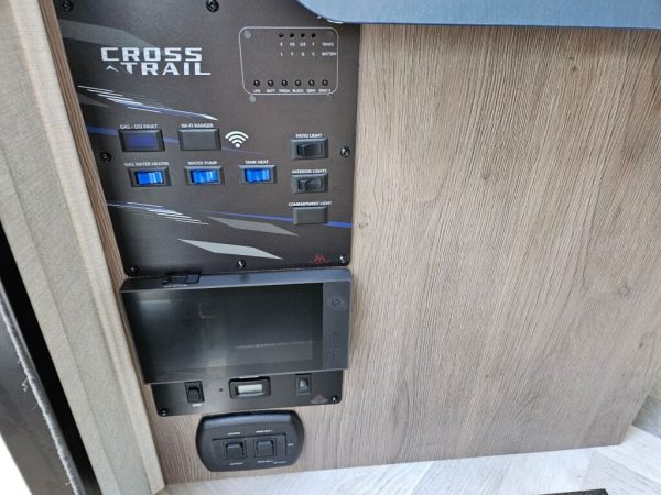 2025 Coachmen Cross Trail EV 21XG - Image 27