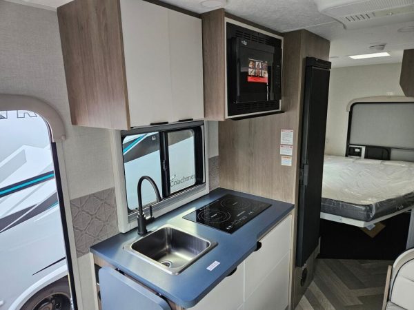 2025 Coachmen Cross Trail EV 21XG - Image 28