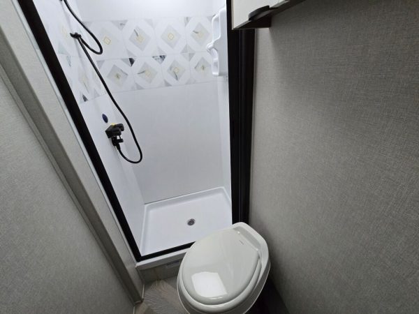 2025 Coachmen Cross Trail EV 21XG - Image 12