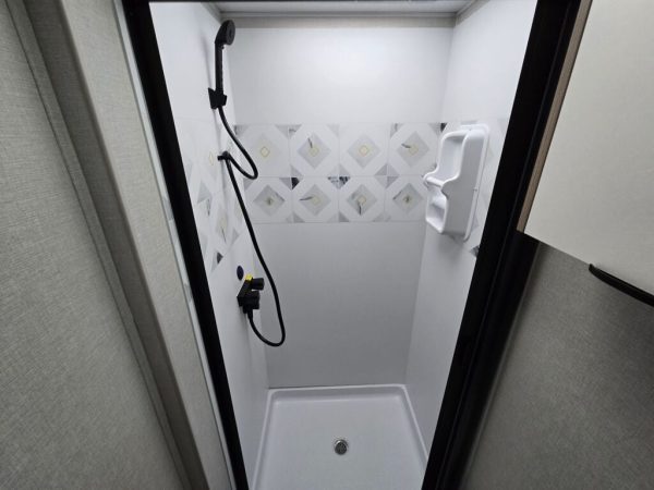 2025 Coachmen Cross Trail EV 21XG - Image 13
