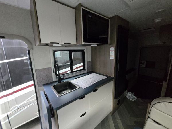 2025 Coachmen Cross Trail EV 21XG - Image 9