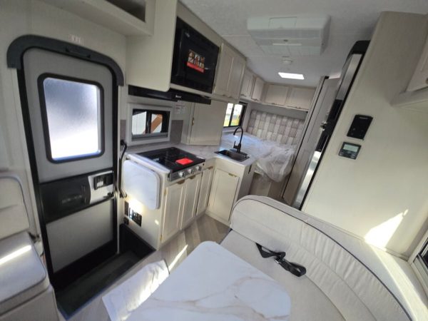 2025 Coachmen Cross Trail XL 20CB - Image 8