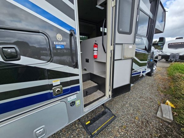 2025 Coachmen Entourage 330DS - Image 14