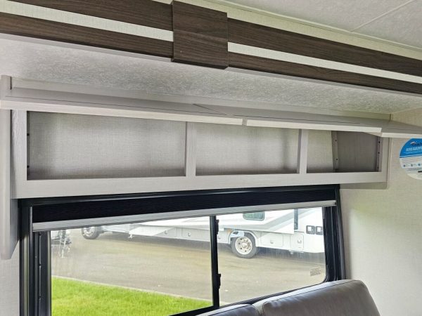 2025 Coachmen Entourage 330DS - Image 17