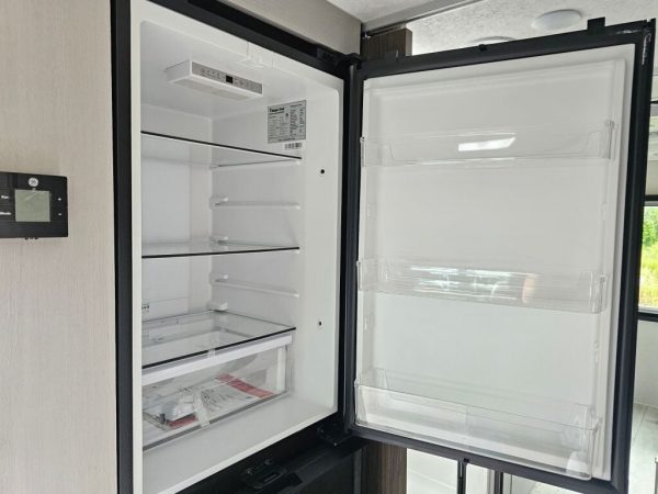 2025 Coachmen Entourage 330DS - Image 31