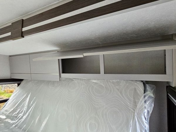 2025 Coachmen Entourage 330DS - Image 34