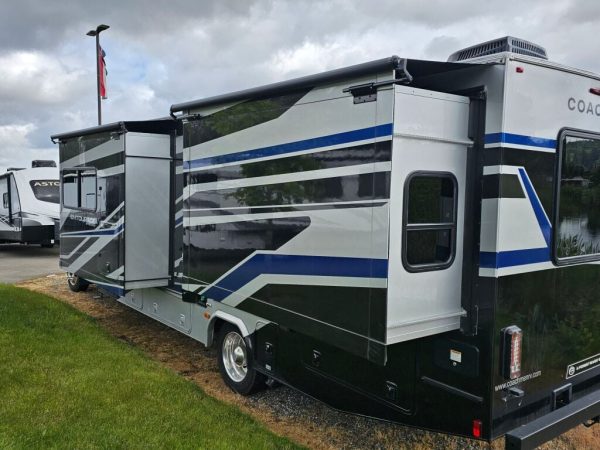 2025 Coachmen Entourage 330DS - Image 5