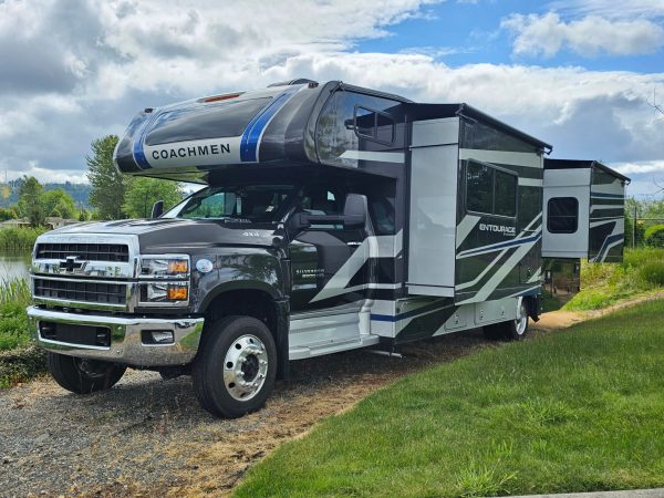 2025 Coachmen Entourage 330DS - Image 42